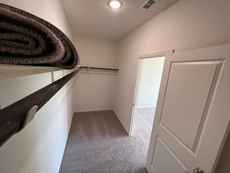 752 Richmond Dr — Photo 32