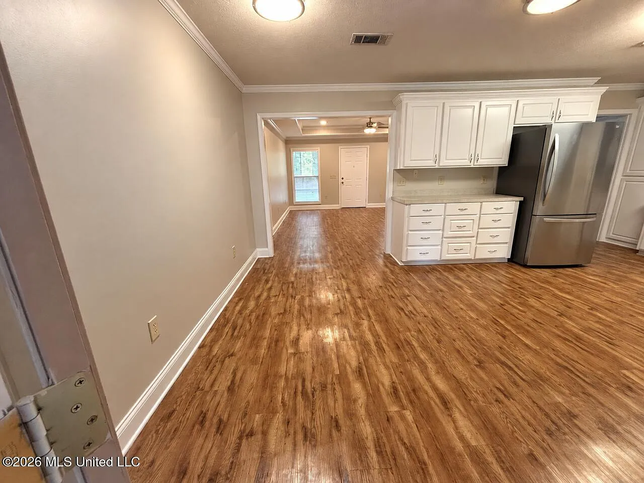 3 bed, 2.0 bath, 1560 sqft, $2,150 — Photo 4