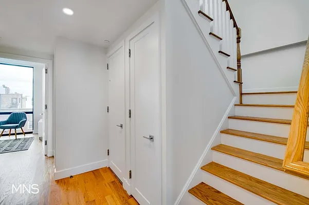 Sold by MNS | media 3