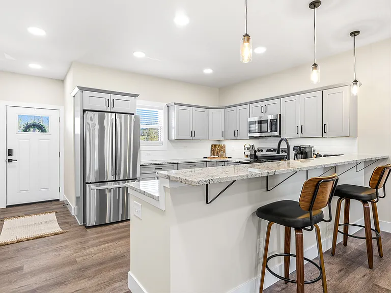 143 Carver St #11 — Photo 9