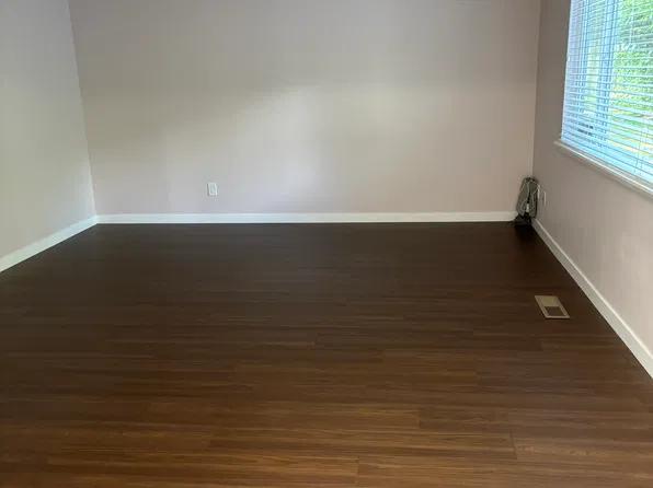 15000 SW Farmington Rd APT 5, Beaverton, OR 97007