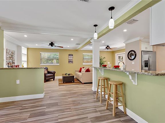 3rd image of 6033 Cedar St NE