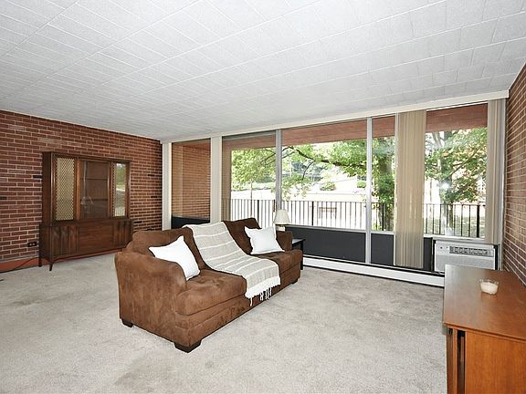4th image of 446 Hoodridge Dr APT 107