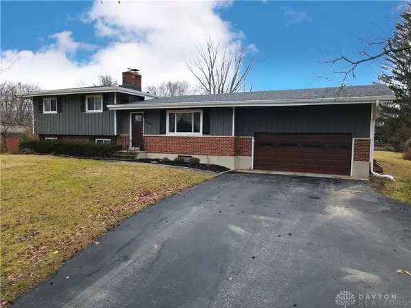 338 Crestway Rd, Clayton, OH 45315