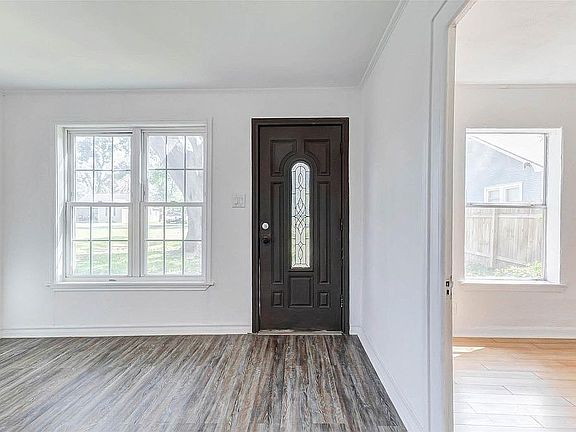 4th image of 607 Speed St