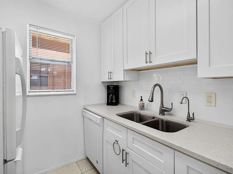 550 SW 2nd Ave #125 — Photo 11