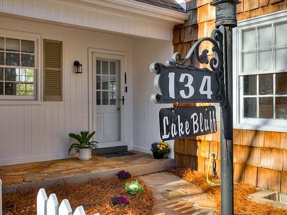 7th image of 134 Lake Bluff Drive
