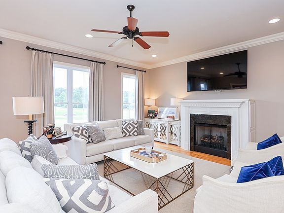 3rd image of 716 Mogridge Ln