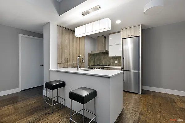 Sold by Modern Spaces | media 12