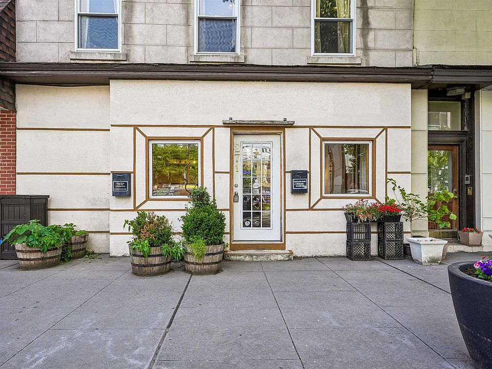 1st image of 271 Newark Ave #1