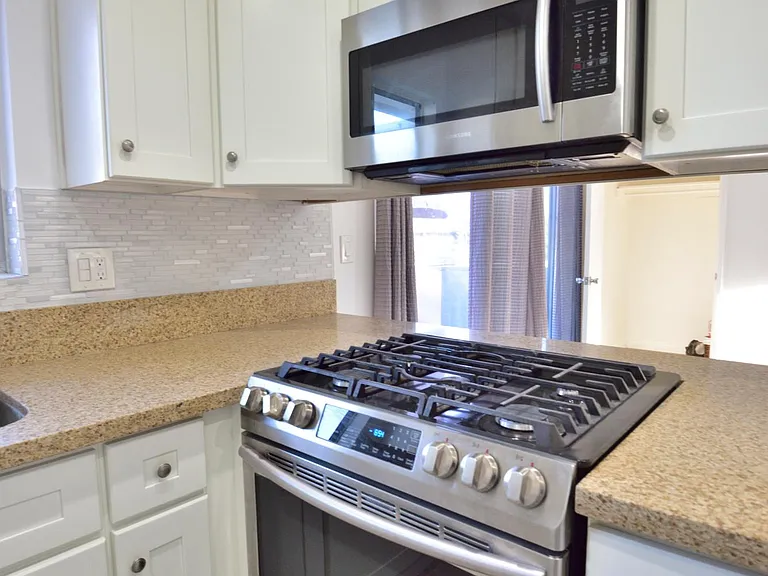 477 Fairview Ave #E — Photo 22