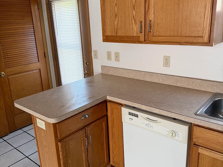 420 Johnston St #1 — Photo 11