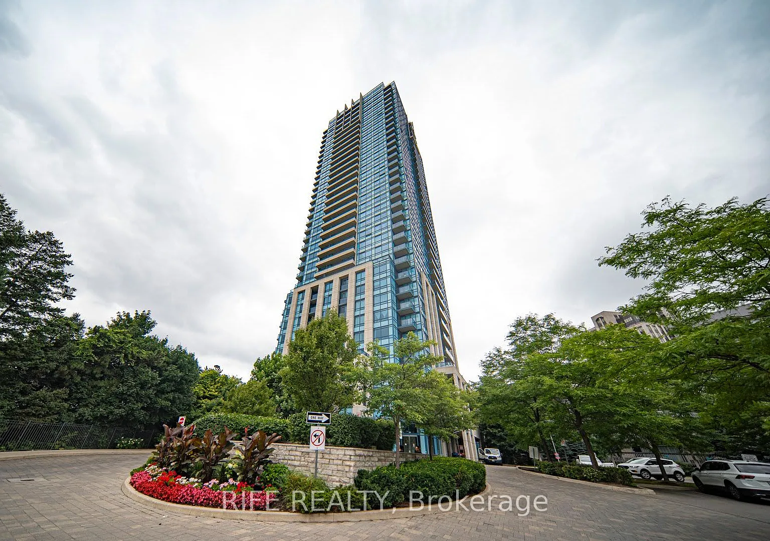 2 bed, $4,200 — Photo 1