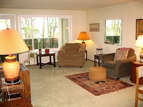 5th image of 15742 NE 70th Ct