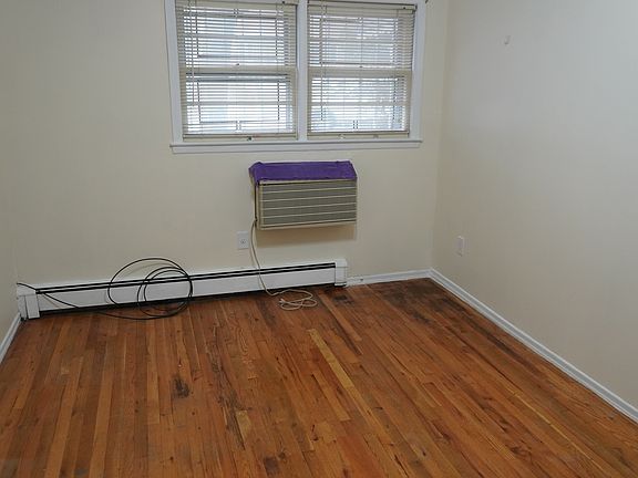5th image of 14418 22nd Rd #B