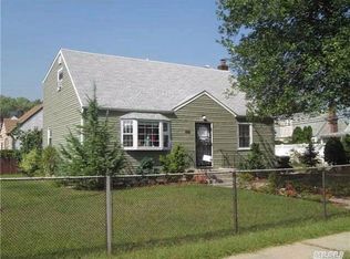 888 Lee Rd, Uniondale, NY 11553