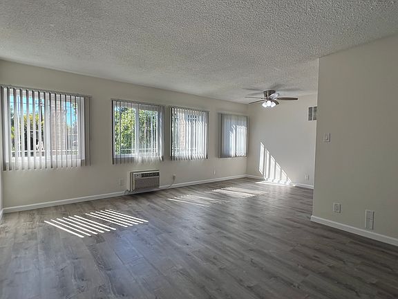 4th image of 13423 Burbank Blvd #11