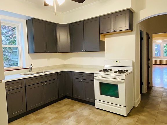 2nd image of 2219 Scoville Ave #1