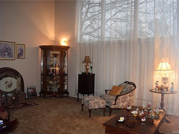 4th image of 233 Woodard Dr