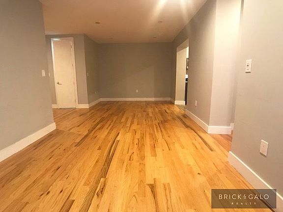 4th image of 4 S Pinehurst Ave APT 3D