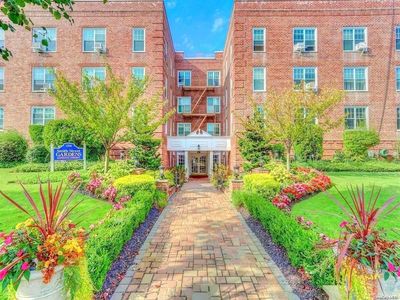 194 Smith Street #2G, Freeport, NY, 11520