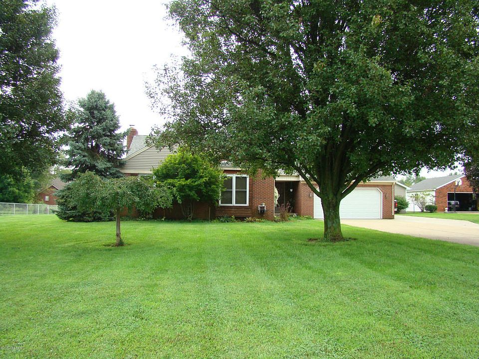 1st image of 202 Antlers Trace Dr