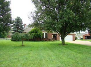 202 Antlers Trace Dr, Coxs Creek, KY 40013