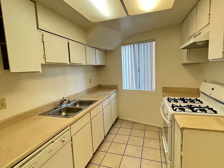 807Bunk — Photo 16