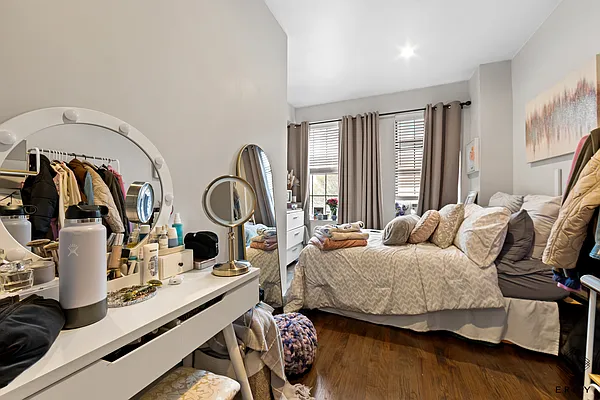 Rented by ERNY LLC | media 25