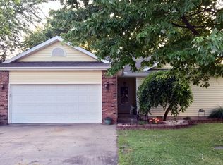 1911 Jackson St, Lamar, MO 64759