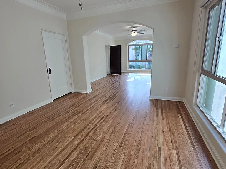 Boutique Apartment building in the mid-Wilshire — Photo 17