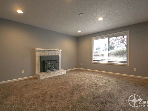 4th image of 15710 NE 76th Way
