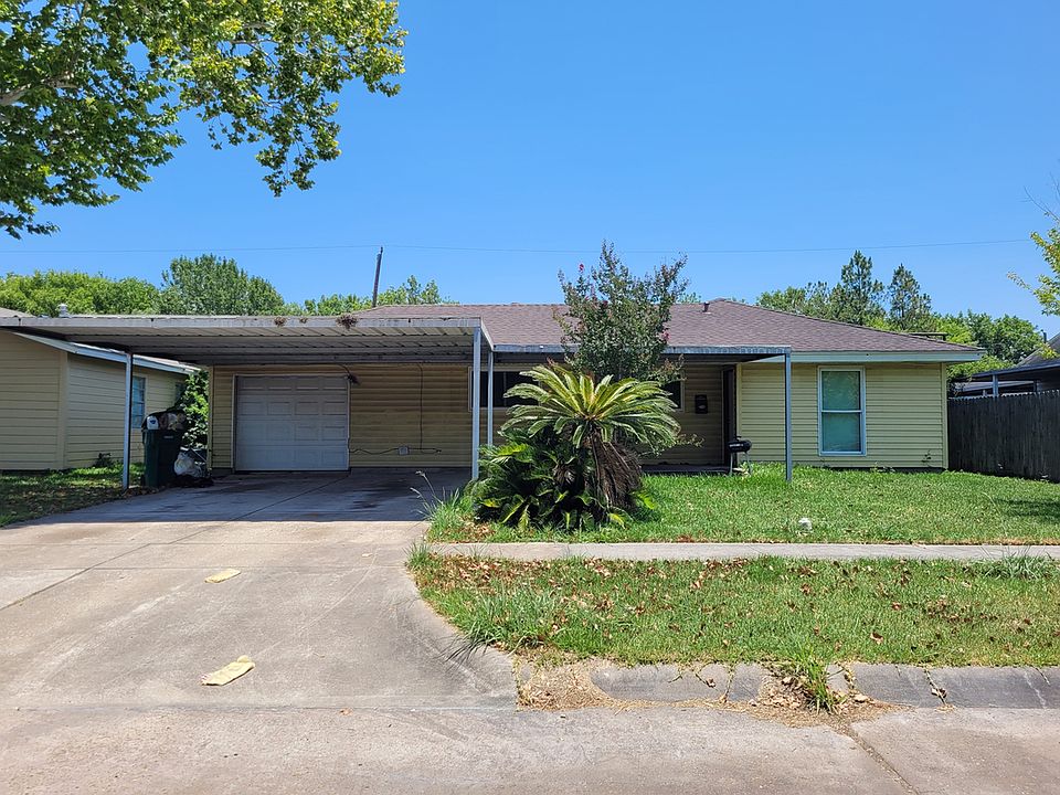 1st image of 305 Brown Dr
