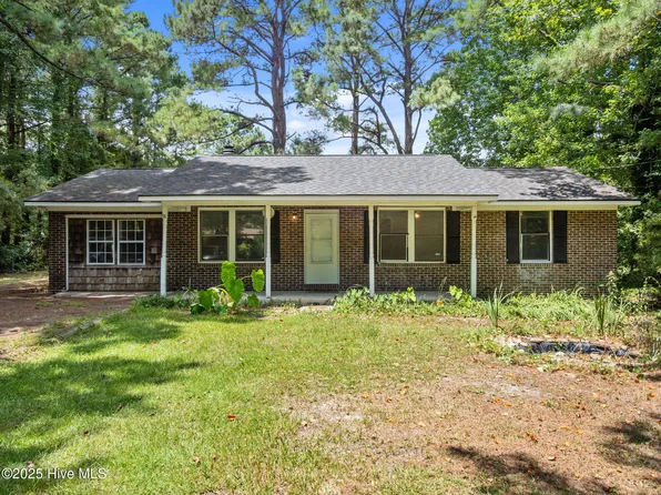 1011 Sand Ridge Road, Hubert, NC 28539