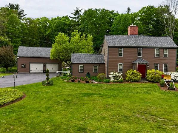 32 Sandown Road, Danville, NH 03819