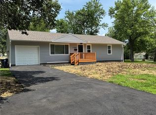 11324 Greenwood Rd, Kansas City, MO 64134