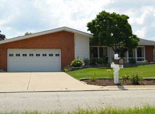 6645 W Menominee Pkwy, Palos Heights, IL 60463