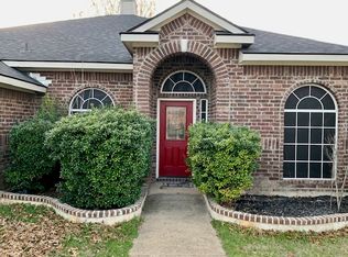 102 Parks Branch Rd, Red Oak, TX 75154