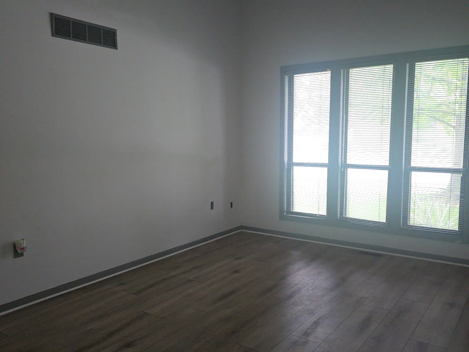 3 bed, 2.5 bath, 1481 sqft, $2,675 — Photo 4