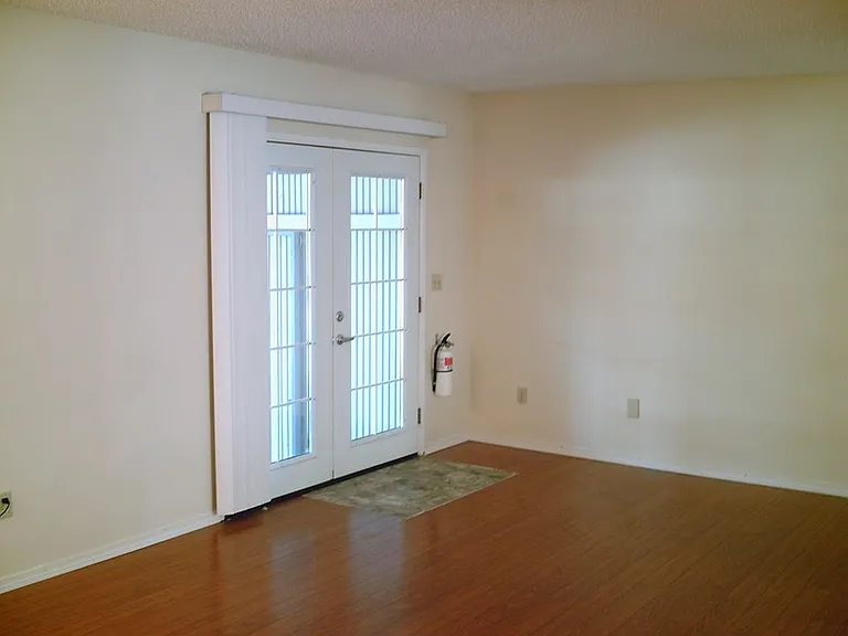 204 S Forest Dr #24 — Photo 3