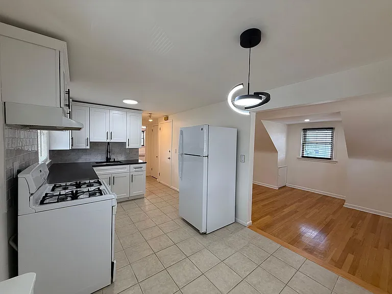25 Wood St #2 — Photo 4