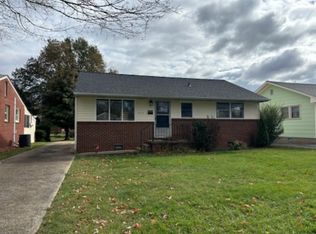 1513 Warpath Dr, Kingsport, TN 37664
