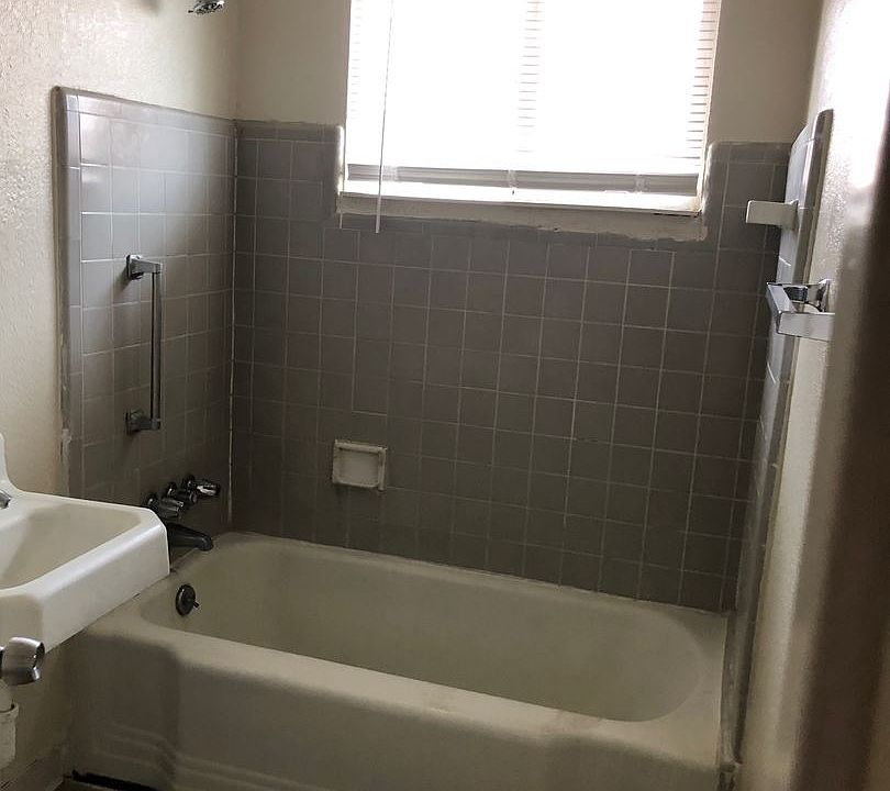 2nd image of 1937 Darrah St APT 2