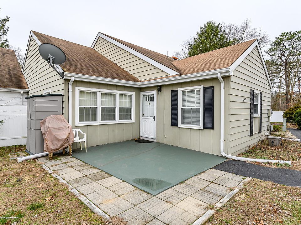 1st image of 33 Dover Walk #33B