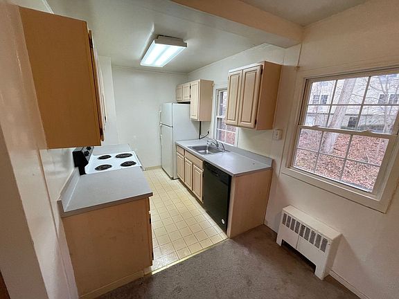 2nd image of 108 Northampton Rd APT 8D