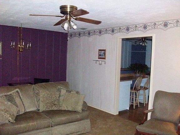 3rd image of 1315 Lamar Dr