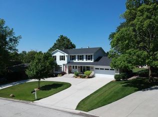 12860 S Shoshone Rd, Palos Heights, IL 60463