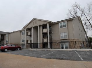 2506 Creve Coeur Mill Rd APT 8, Maryland Heights, MO 63043