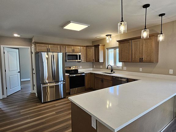 3rd image of 1161 Maple Street