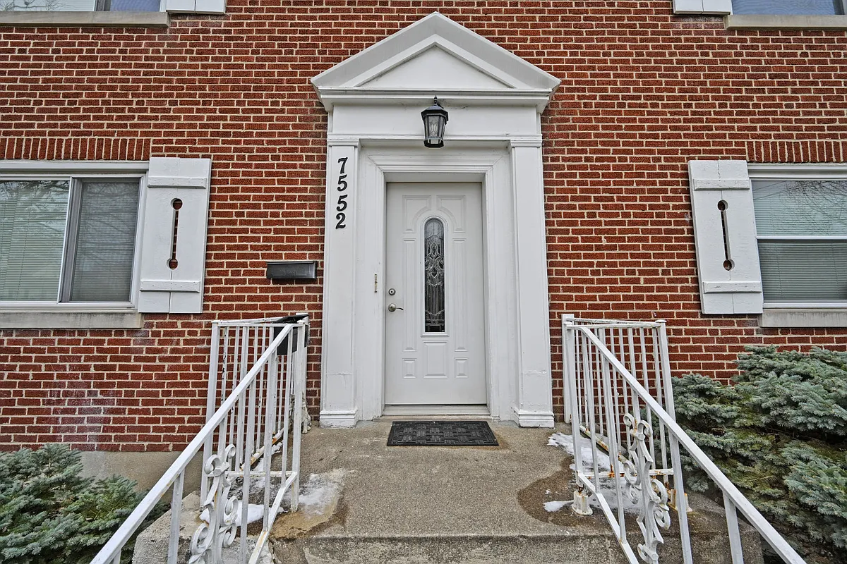 Building Photo - 7552 Montgomery Rd #1A